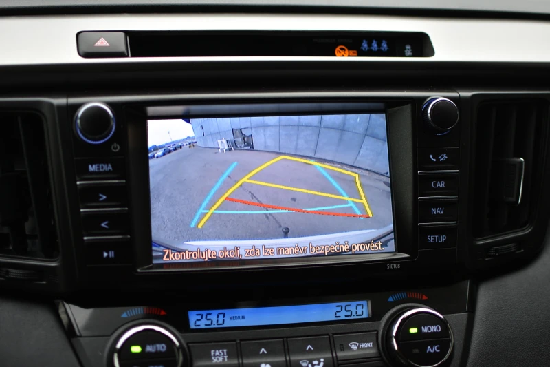 Toyota Rav4 2.0 D4D, снимка 13 - Автомобили и джипове - 52429763