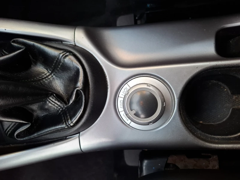Mitsubishi Outlander, снимка 15 - Автомобили и джипове - 52713008