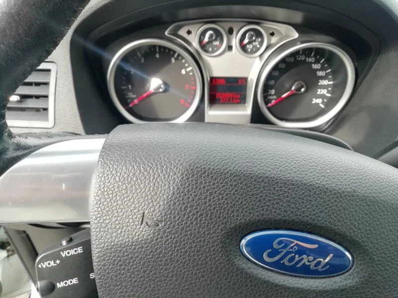 Ford Kuga 2, 5 т 4х4 200кс, снимка 11 - Автомобили и джипове - 47799965