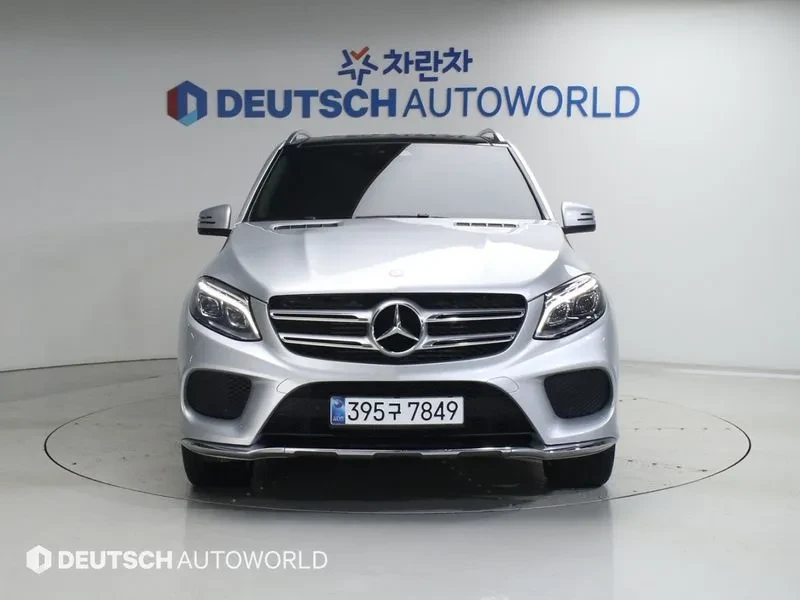 Mercedes-Benz GLE 350 4MATIC, снимка 3 - Автомобили и джипове - 54738912