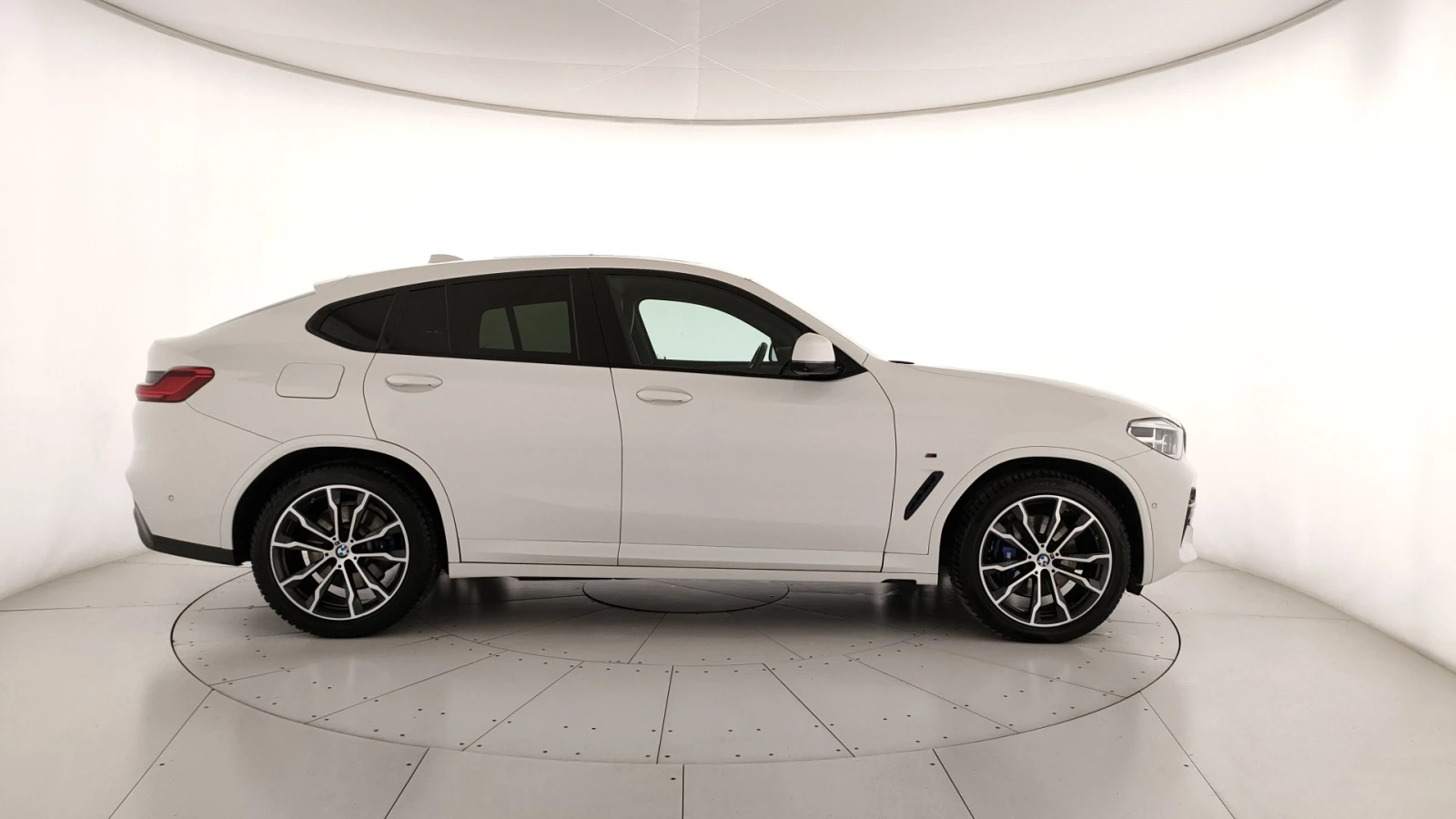 BMW X4 M40D xDrive mhev 48V - изображение 2