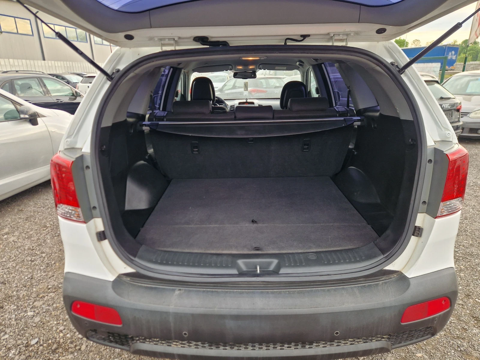 Kia Sorento 2.0CRDI 150HP. ITALIA, снимка 6 - Автомобили и джипове - 54481956