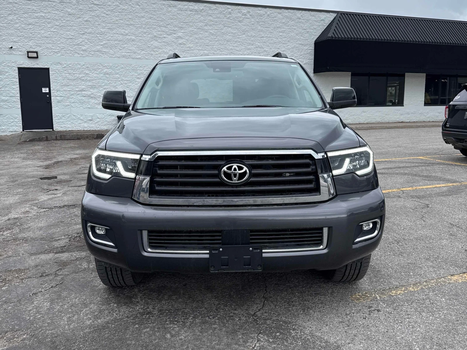 Toyota Sequoia TRD SPORT * 4WD * 9606KM * БЕЗ ИНЦИДЕНТИ * , снимка 2 - Автомобили и джипове - 54544910