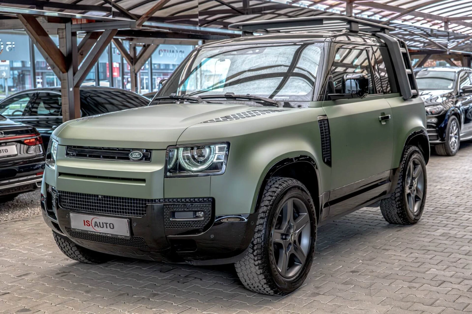 Land Rover Defender 90 Hard Top X-Dynamic SE/Камера/Meridian/, снимка 3 - Автомобили и джипове - 54655923