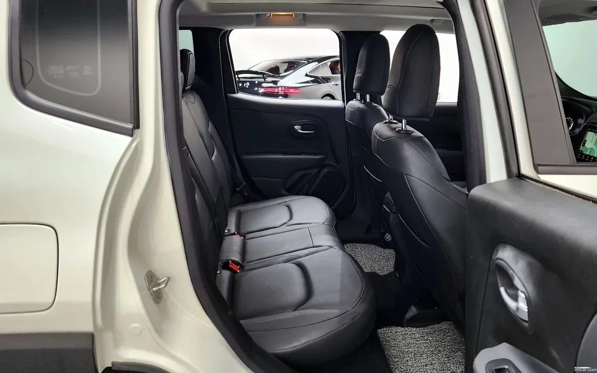 Jeep Renegade LIMITED 2.4 TIGERSHARK| ПАНО| КАМЕРА| , снимка 13 - Автомобили и джипове - 54777233