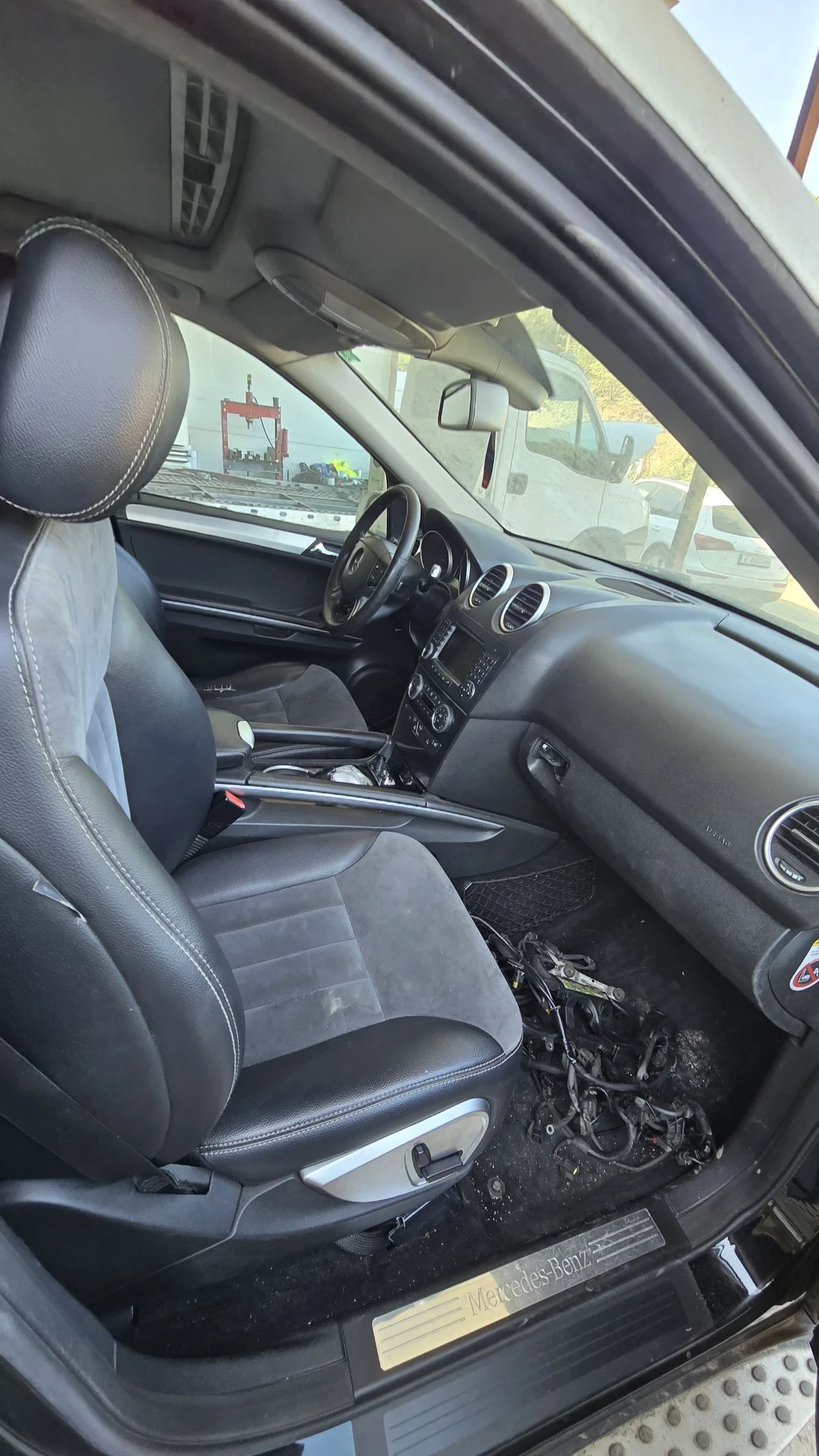 Mercedes-Benz ML 350, снимка 10 - Автомобили и джипове - 54843981