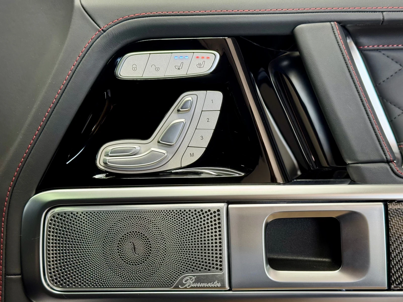 Mercedes-Benz G 63 AMG НОВ от Силвър Стар 04.2026г., снимка 7 - Автомобили и джипове - 54875399