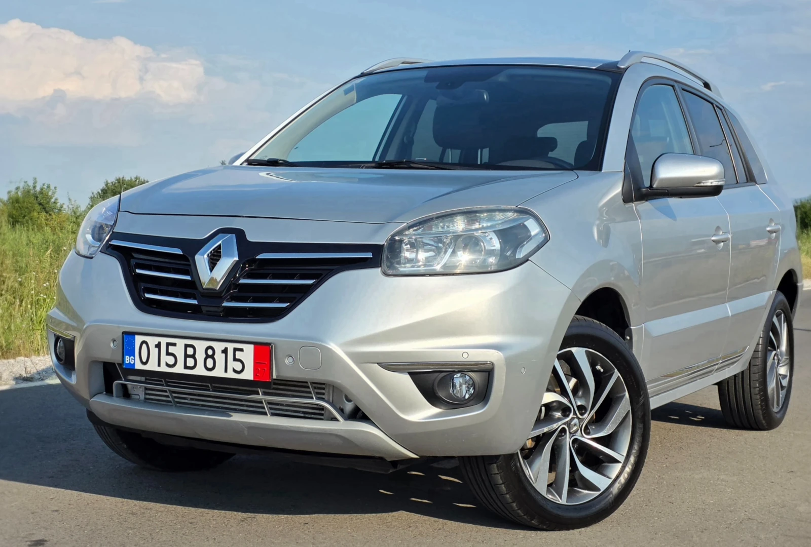 Renault Koleos 2.0dci 173ks 4x4 PANORAMA/NAVI/KAMERA, снимка 3 - Автомобили и джипове - 55606303