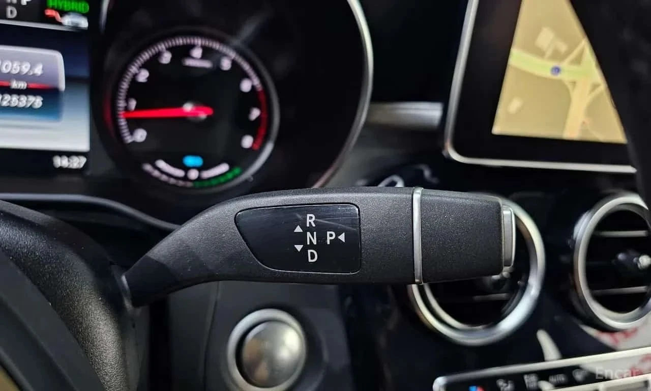 Mercedes-Benz GLC, снимка 9 - Автомобили и джипове - 56737059