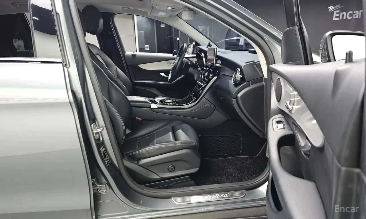 Mercedes-Benz GLC, снимка 11 - Автомобили и джипове - 56737059