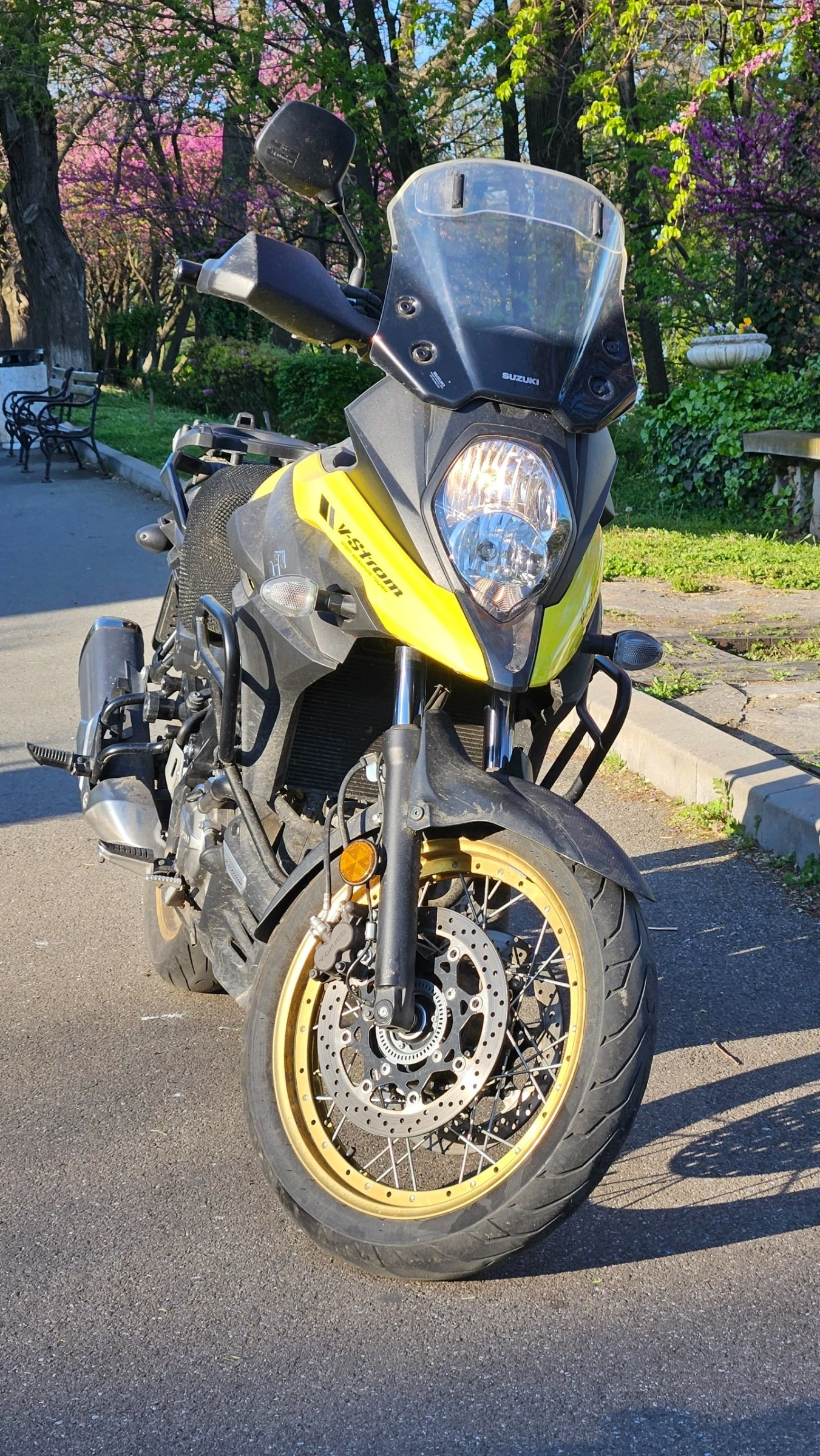 Suzuki V-strom XT