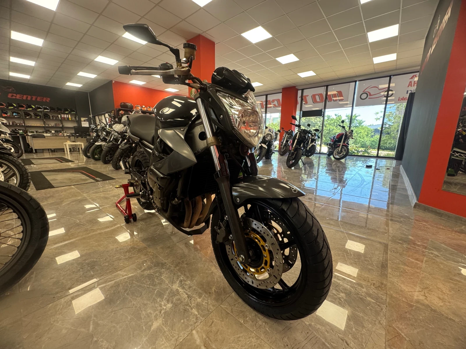 Yamaha XJ6 Yamaha XJ6