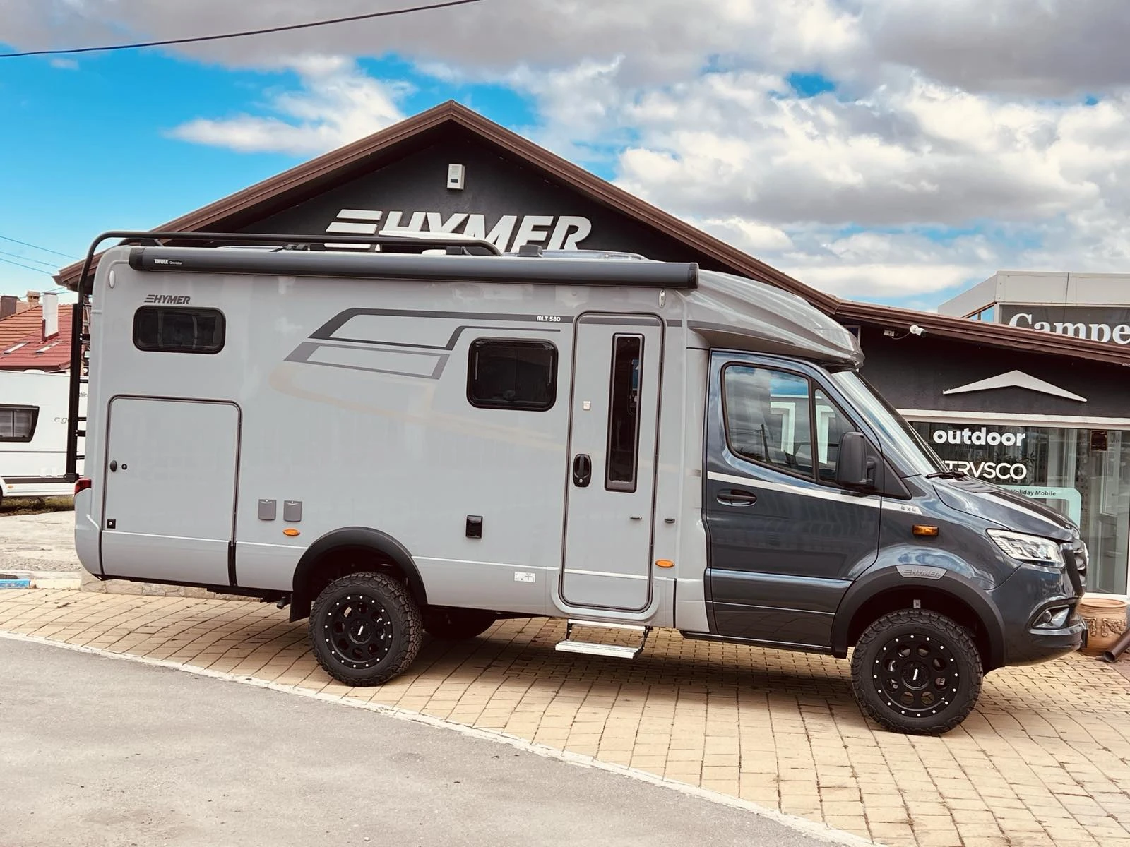 Кемпер HYMER / ERIBA 4x4²  MLT 4100 kg., снимка 4 - Каравани и кемпери - 56248778