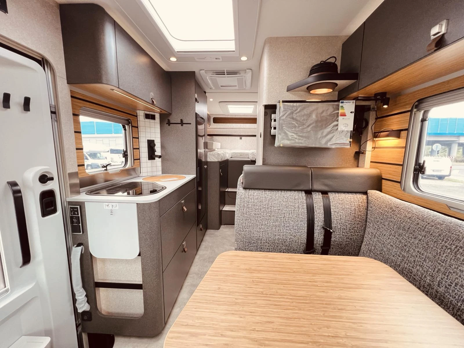 Кемпер HYMER / ERIBA 4x4²  MLT 4100 kg., снимка 11 - Каравани и кемпери - 56248778