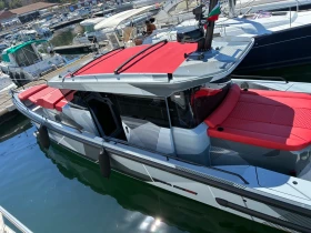 Моторна яхта Axopar BRABUS Shabow 1000 Cross Cabin 38ft, снимка 6