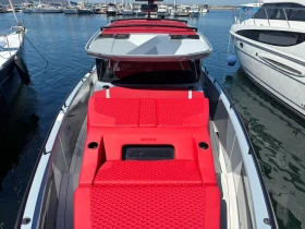 Моторна яхта Axopar BRABUS Shabow 1000 Cross Cabin 38ft, снимка 9