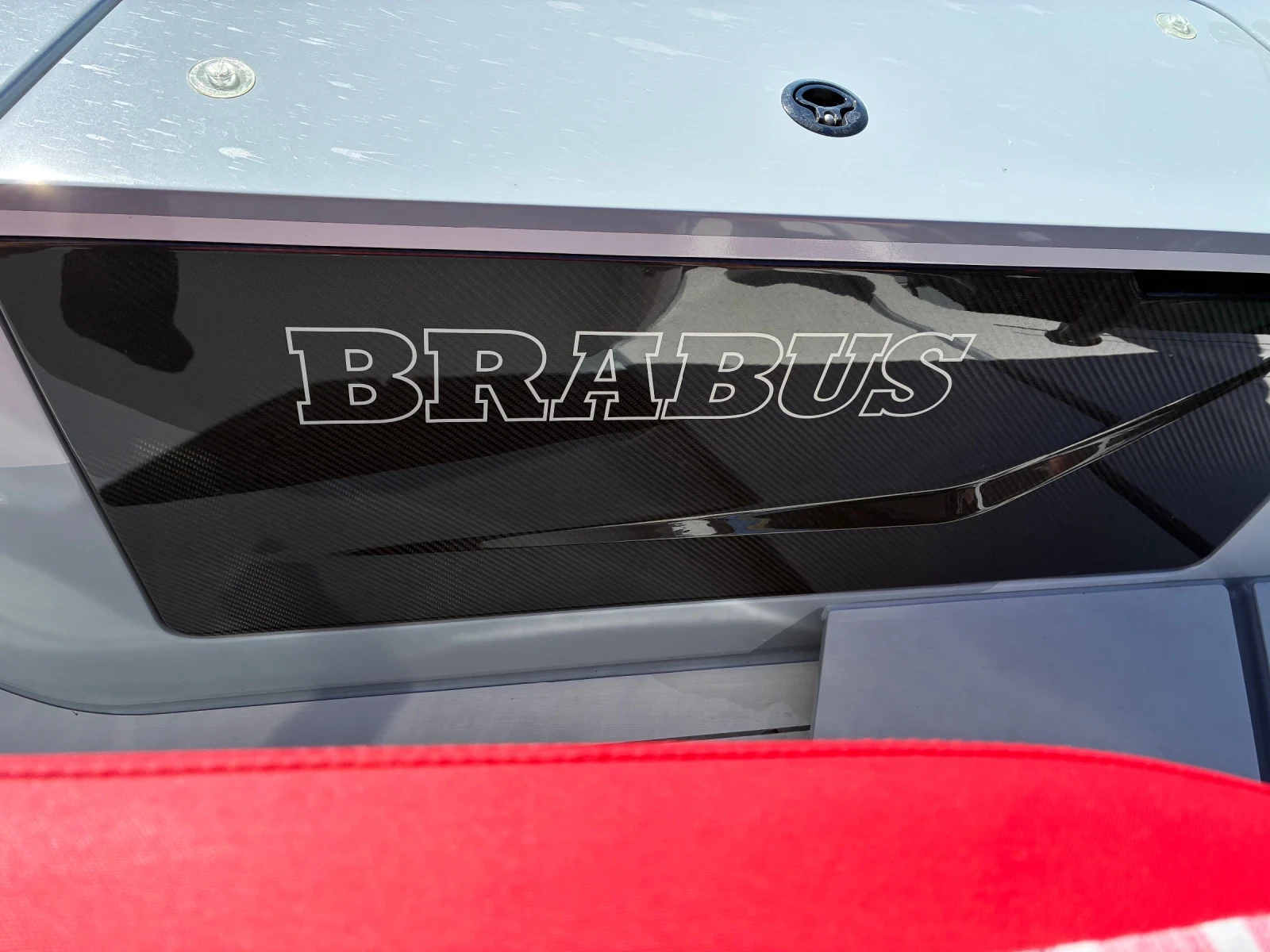Моторна яхта Axopar BRABUS Shabow 1000 Cross Cabin 38ft, снимка 8 - Воден транспорт - 55979639