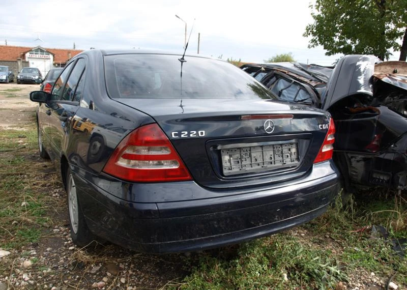 Двигател за Mercedes-Benz C 270, снимка 3 - Части - 20333261