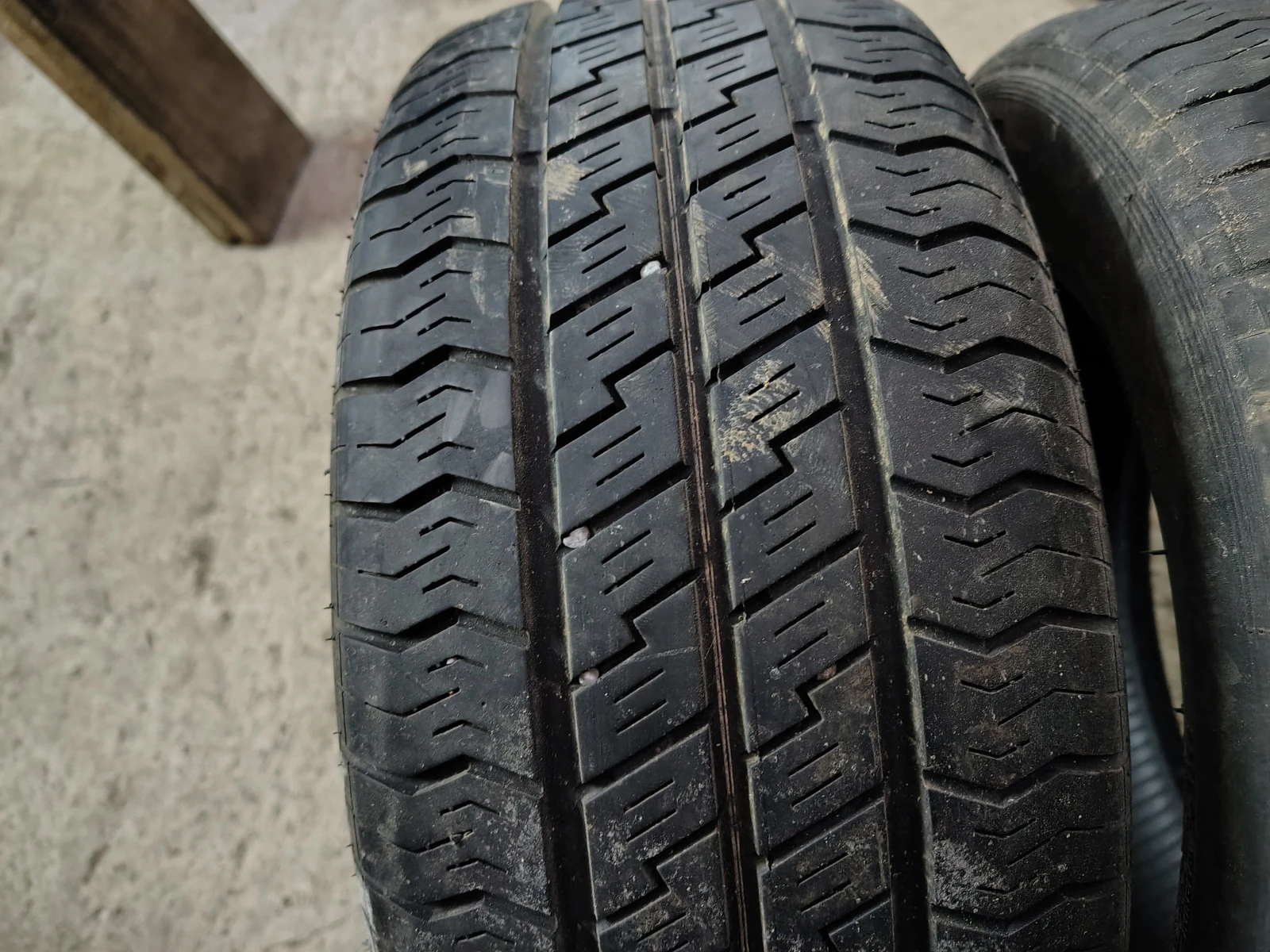 Гуми Летни 195/50R13, снимка 2 - Гуми и джанти - 55837527