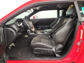Обява за продажба на Dodge Challenger * SCAT PACK 392 * CARFAX * БЕЗ ПЪРВОНАЧАЛНА ВНОСКА ~90 000 лв. - изображение 6 | Auto.bg Обява за продажба на Dodge Challenger * SCAT PACK 392 * CARFAX * БЕЗ ПЪРВОНАЧАЛНА ВНОСКА ~90 000 лв. - изображение 6
