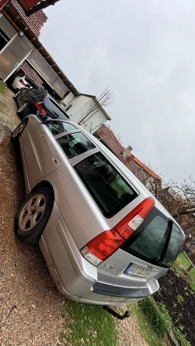 Volvo V70 2.4D 185к.с 6скорости във топ състояние.  - 3300 € / 6454.24 лв. - 72110092 6
