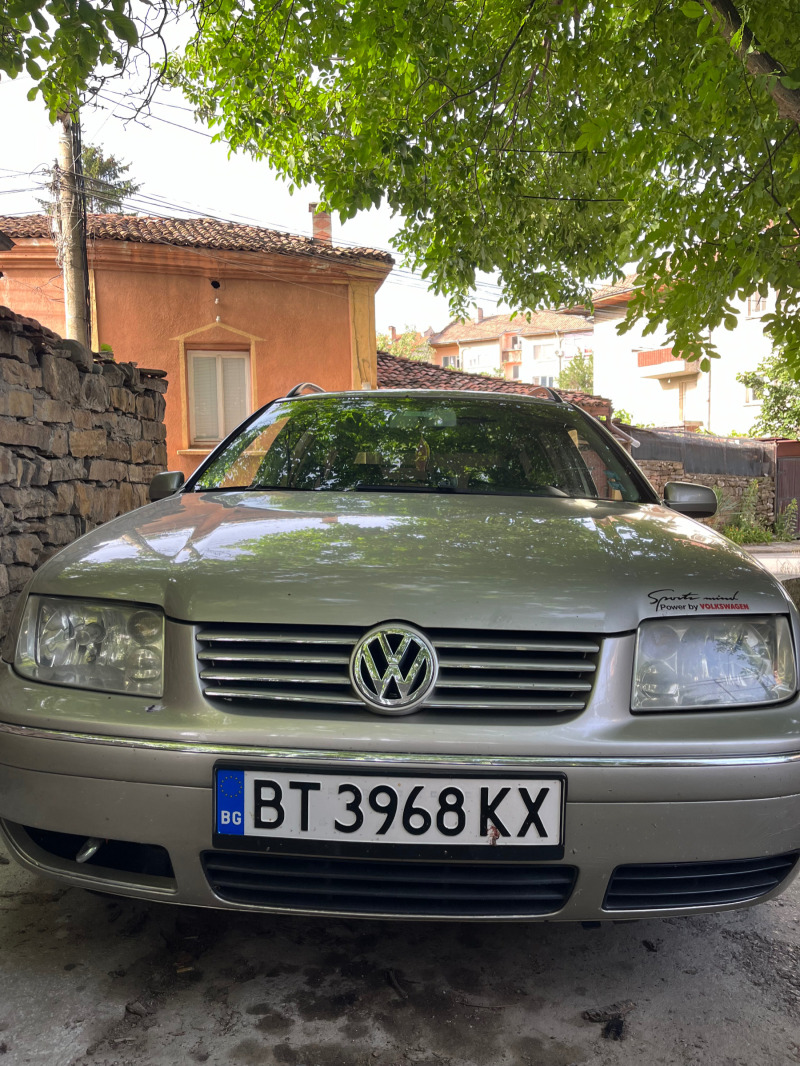 VW Bora, снимка 1 - Автомобили и джипове - 46144733