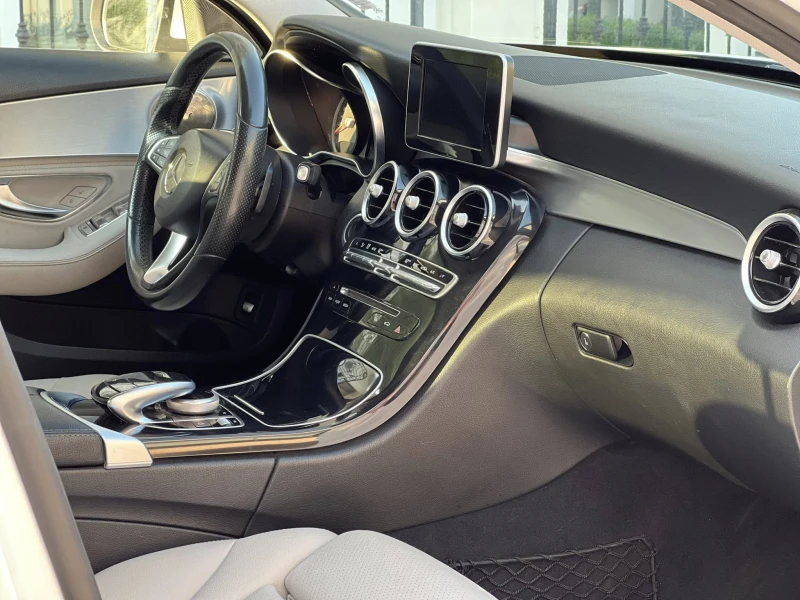 Mercedes-Benz C 200, снимка 12 - Автомобили и джипове - 51480505