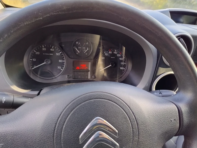 Citroen Berlingo 1.6 HDI, снимка 5 - Автомобили и джипове - 52023196
