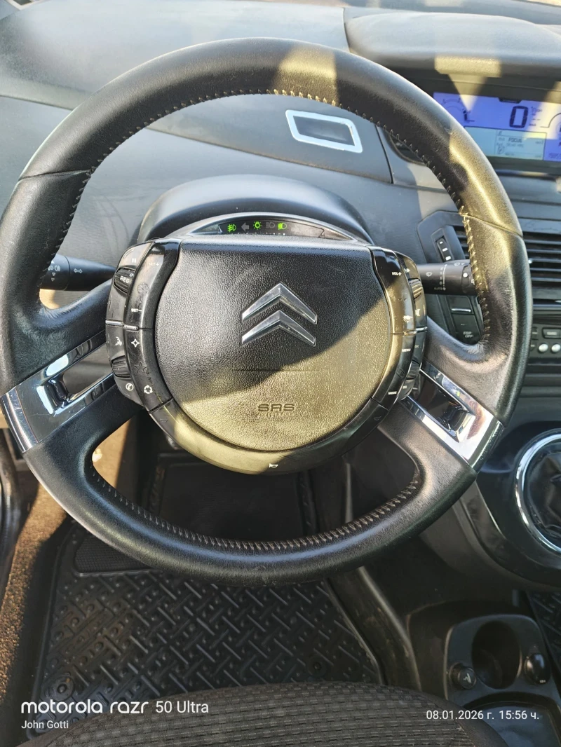 Citroen C4 Picasso 1.6 HDi klimatronik 109k.c., снимка 14 - Автомобили и джипове - 53035701