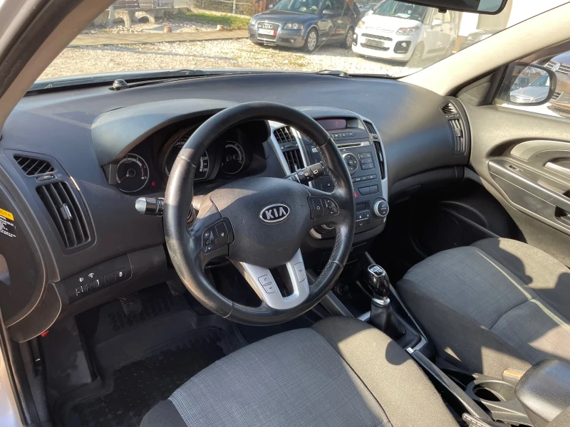 Kia Ceed 1.6 crdi, снимка 7 - Автомобили и джипове - 53152311