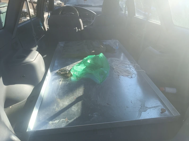 Kia Carens, снимка 2 - Автомобили и джипове - 53257965