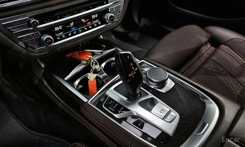 BMW 740, снимка 9 - Автомобили и джипове - 53327146