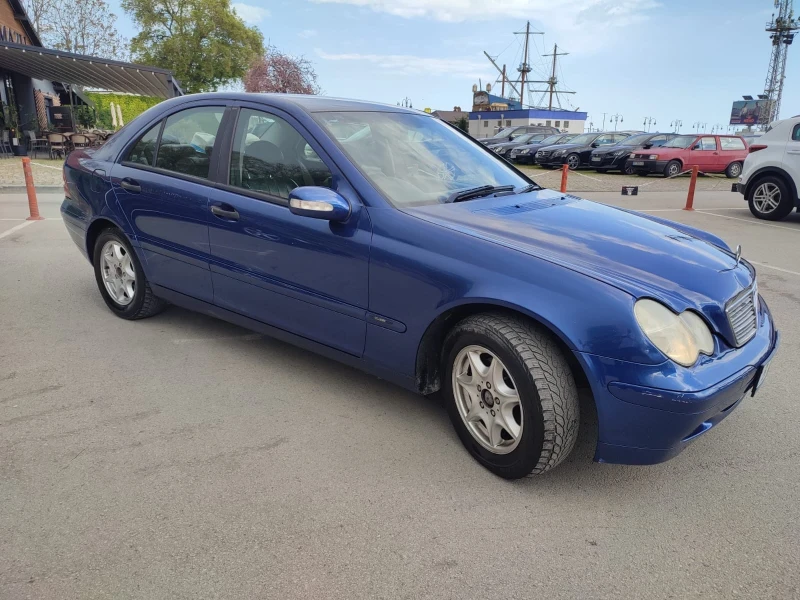 Mercedes-Benz C 180, снимка 4 - Автомобили и джипове - 53419301