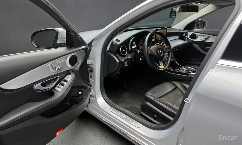 Mercedes-Benz C 220, снимка 11 - Автомобили и джипове - 53515526