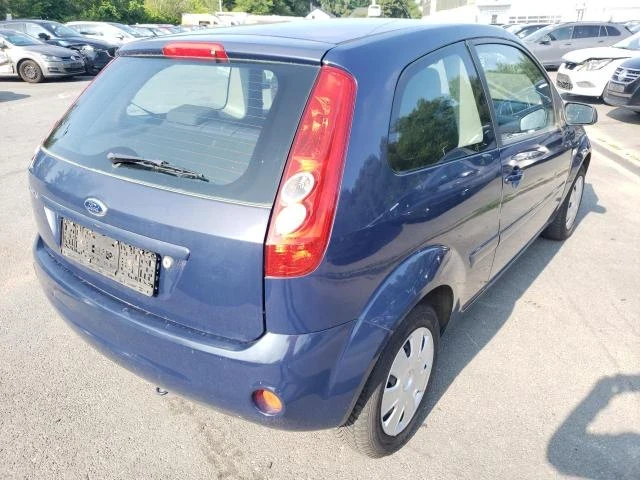 Ford Fiesta 1.3 i КЛИМАТИК - изображение 2