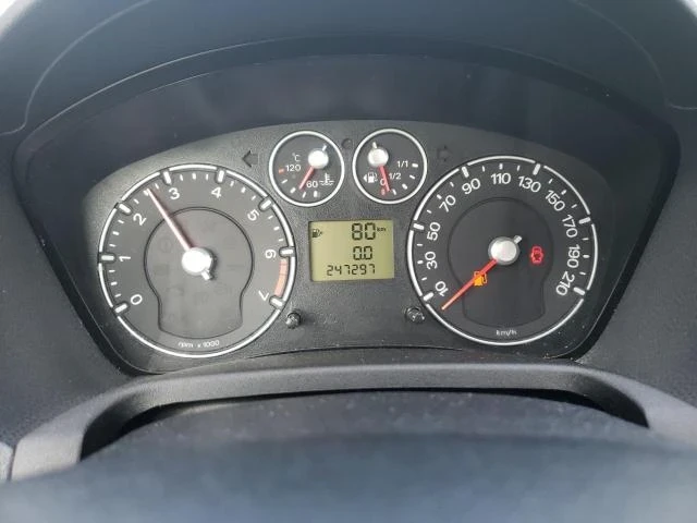 Ford Fiesta 1.3 i КЛИМАТИК - изображение 7