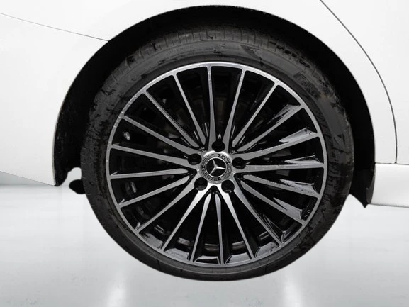 Mercedes-Benz C 300 4Matic = AMG Line = Premium Package Гаранция - изображение 3