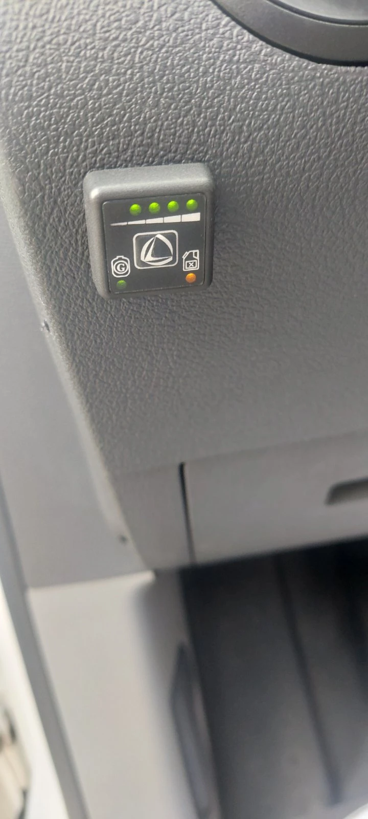 VW Caddy 2.0 бензин/газ, снимка 17 - Автомобили и джипове - 53026245