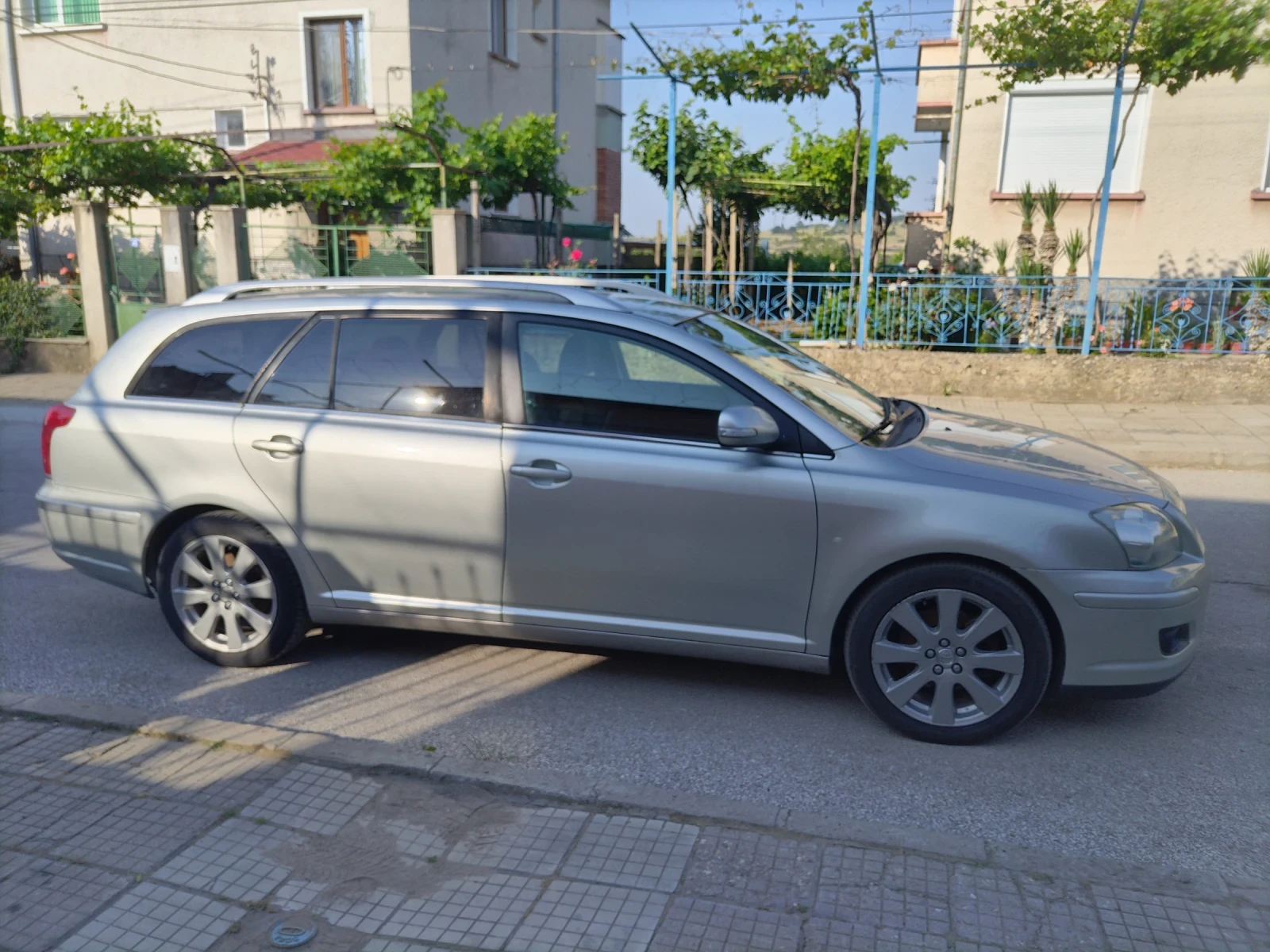 Toyota Avensis 2.2 D4D ШЕСТ СКОРОСТИ  - изображение 8