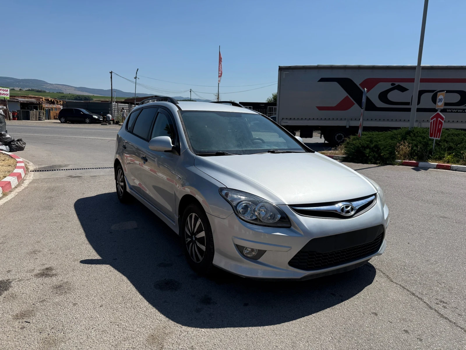 Hyundai I30 1.6CRDI подарък регистрация - изображение 3
