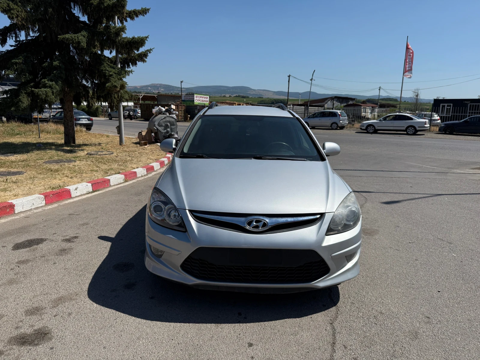 Hyundai I30 1.6CRDI подарък регистрация - изображение 2
