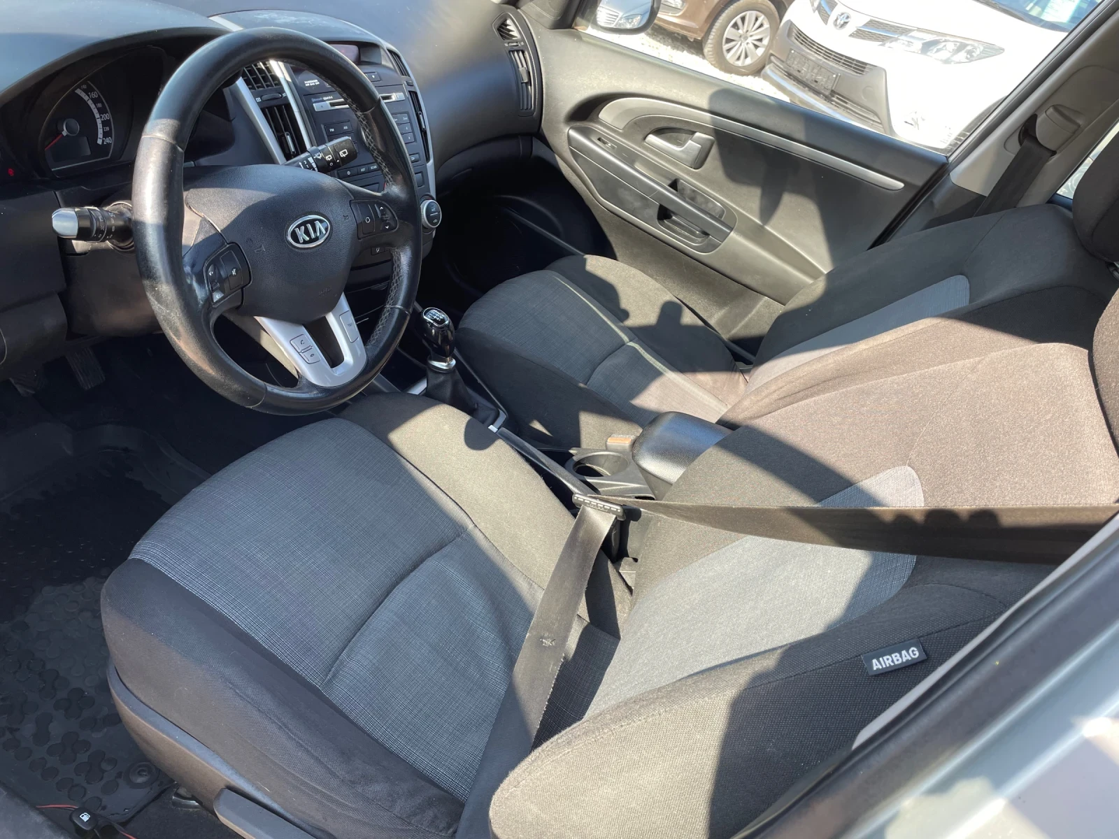 Kia Ceed 1.6 crdi - изображение 9