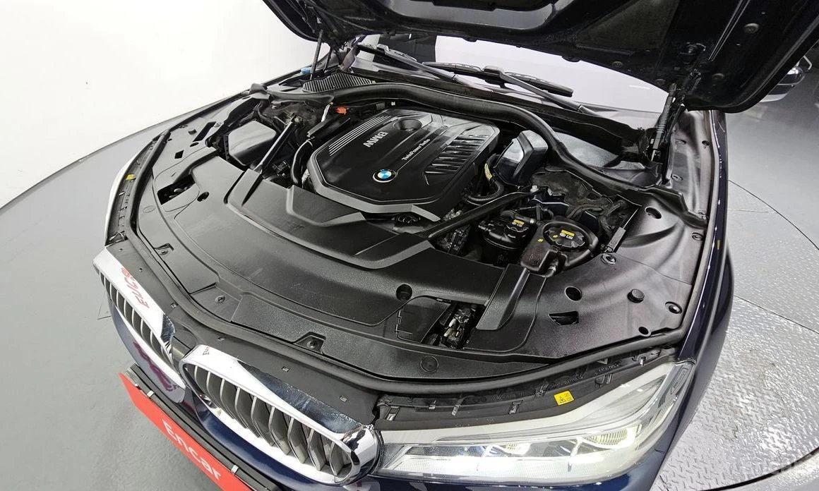 BMW 740  - изображение 6