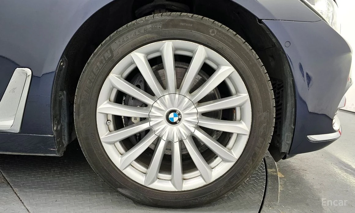 BMW 740  - изображение 5