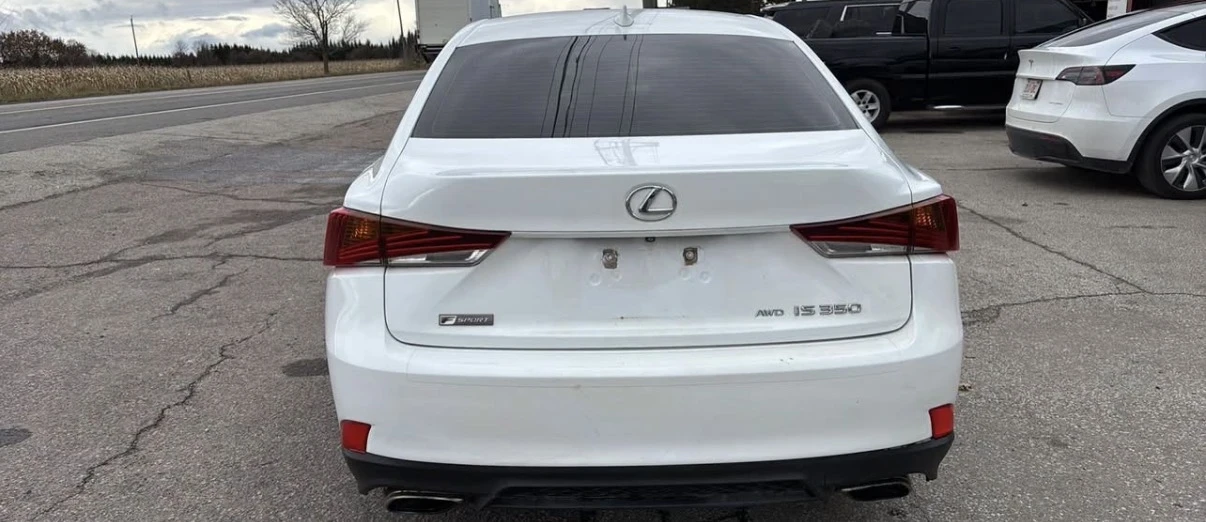 Lexus IS 350 F Sport * * Red Interior * * Обдухване * * Камера , снимка 3 - Автомобили и джипове - 53746953