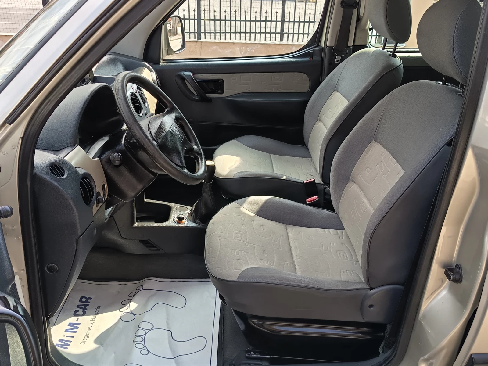 Peugeot Partner 1.4i, снимка 8 - Автомобили и джипове - 53944151