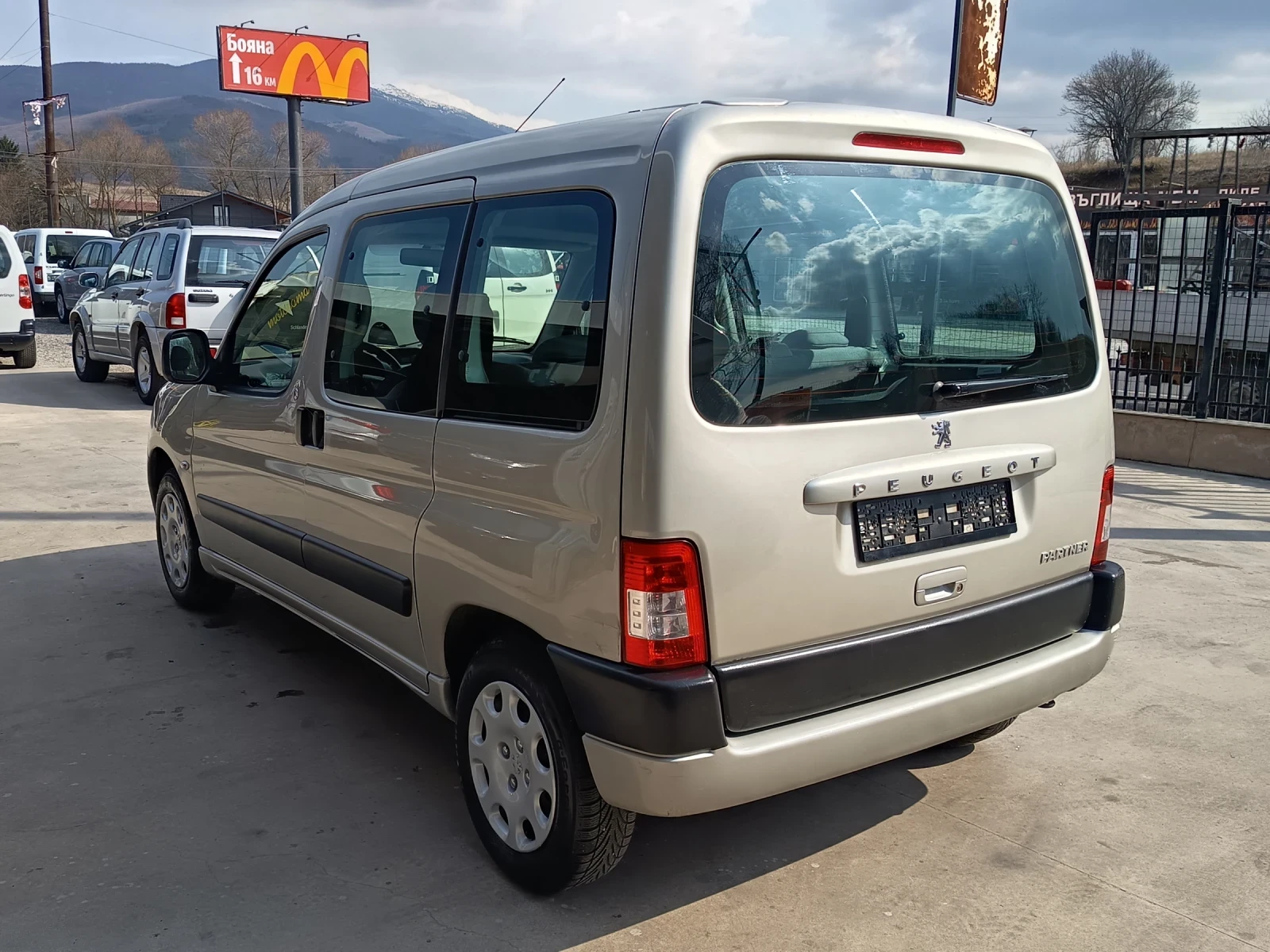 Peugeot Partner 1.4i, снимка 6 - Автомобили и джипове - 53944151