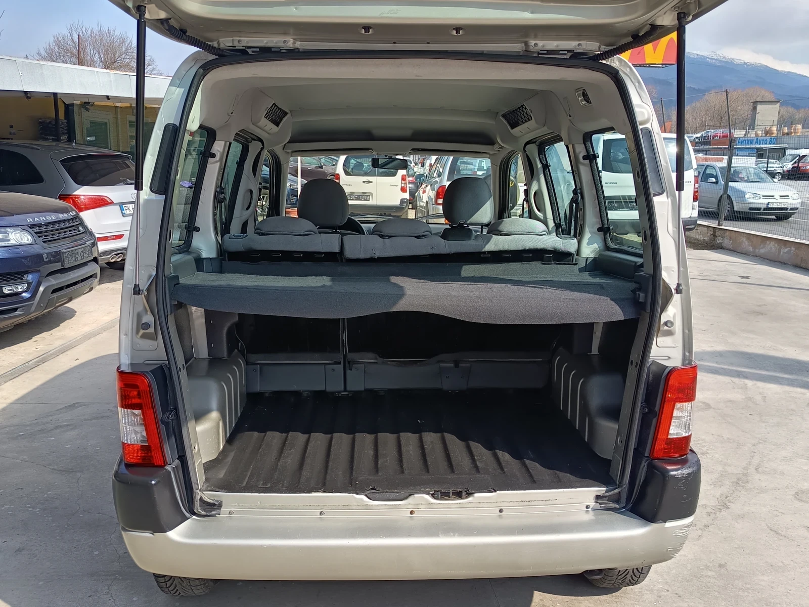 Peugeot Partner 1.4i, снимка 12 - Автомобили и джипове - 53944151