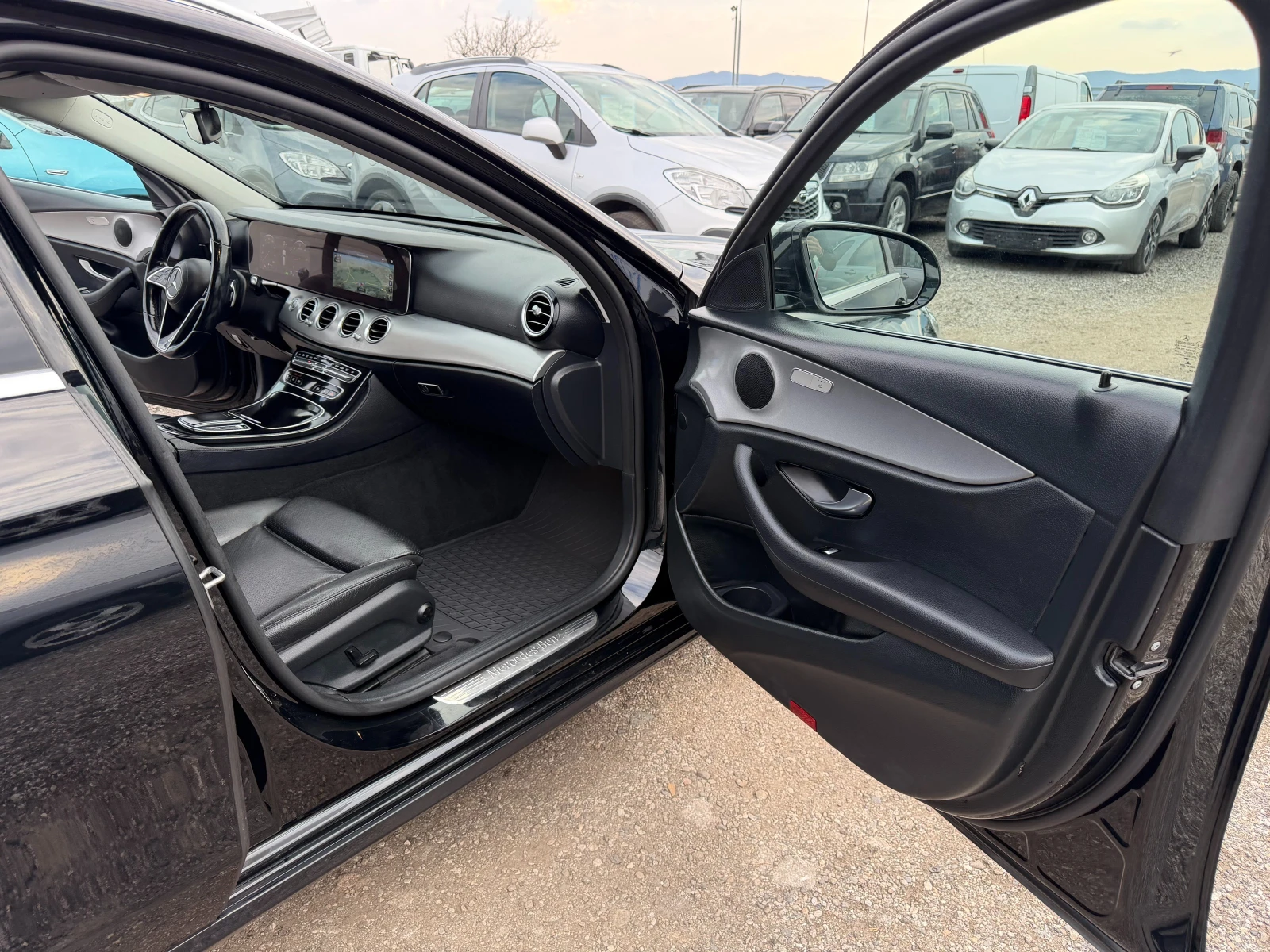 Mercedes-Benz E 230 2023, снимка 15 - Автомобили и джипове - 53990909