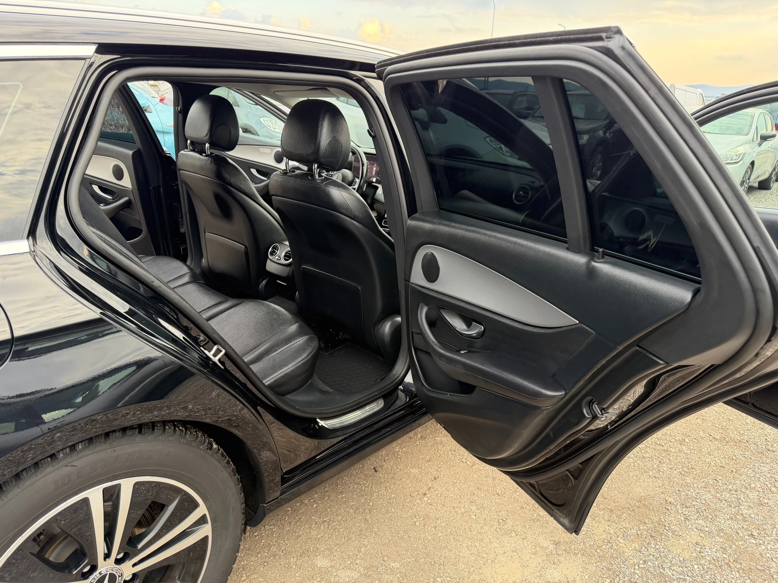 Mercedes-Benz E 230 2023, снимка 14 - Автомобили и джипове - 53990909